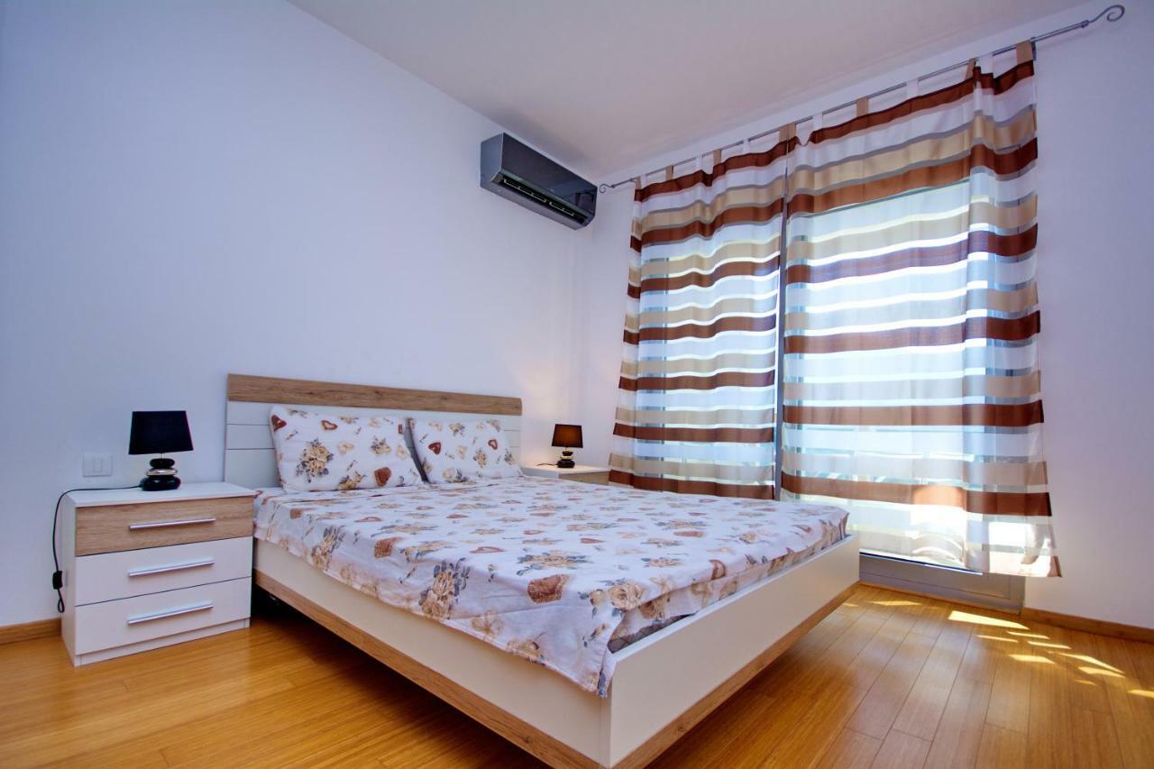 Apartment Dobrota Kotor Kültér fotó